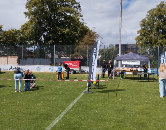 Die Bogenschützen beim Kinderfest in Ahlum – viel Regen -trotzdem Spaß dabei